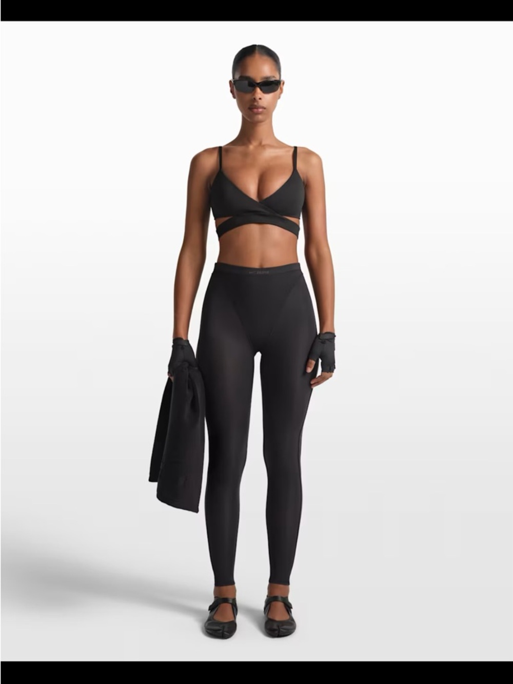 NWT NikeSKIMS Weightless Layers High-Waist V-Panel Legging large obsidian black